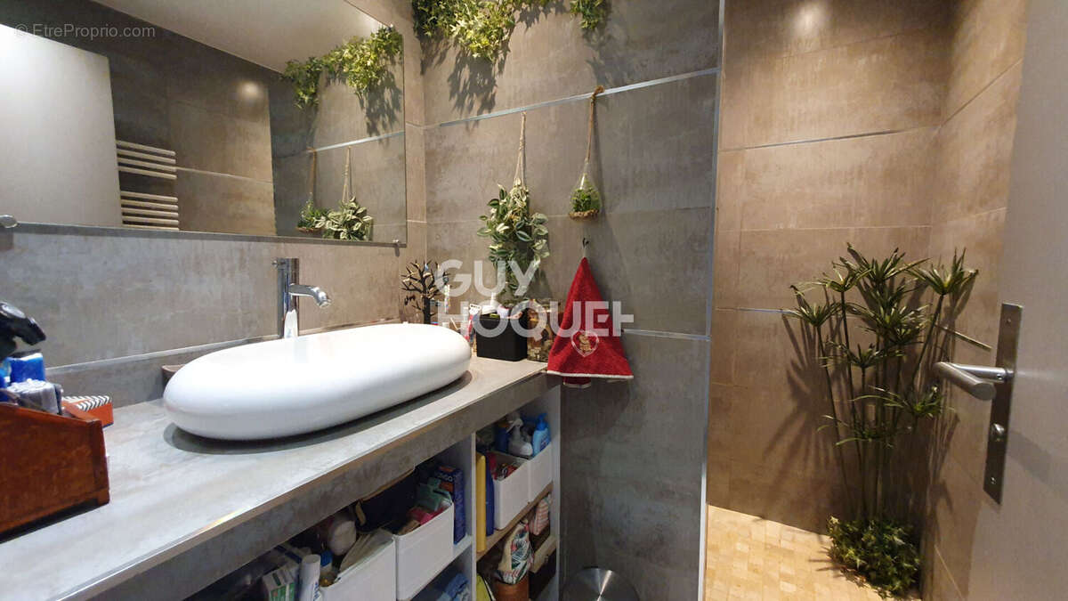 Appartement à MANDELIEU-LA-NAPOULE