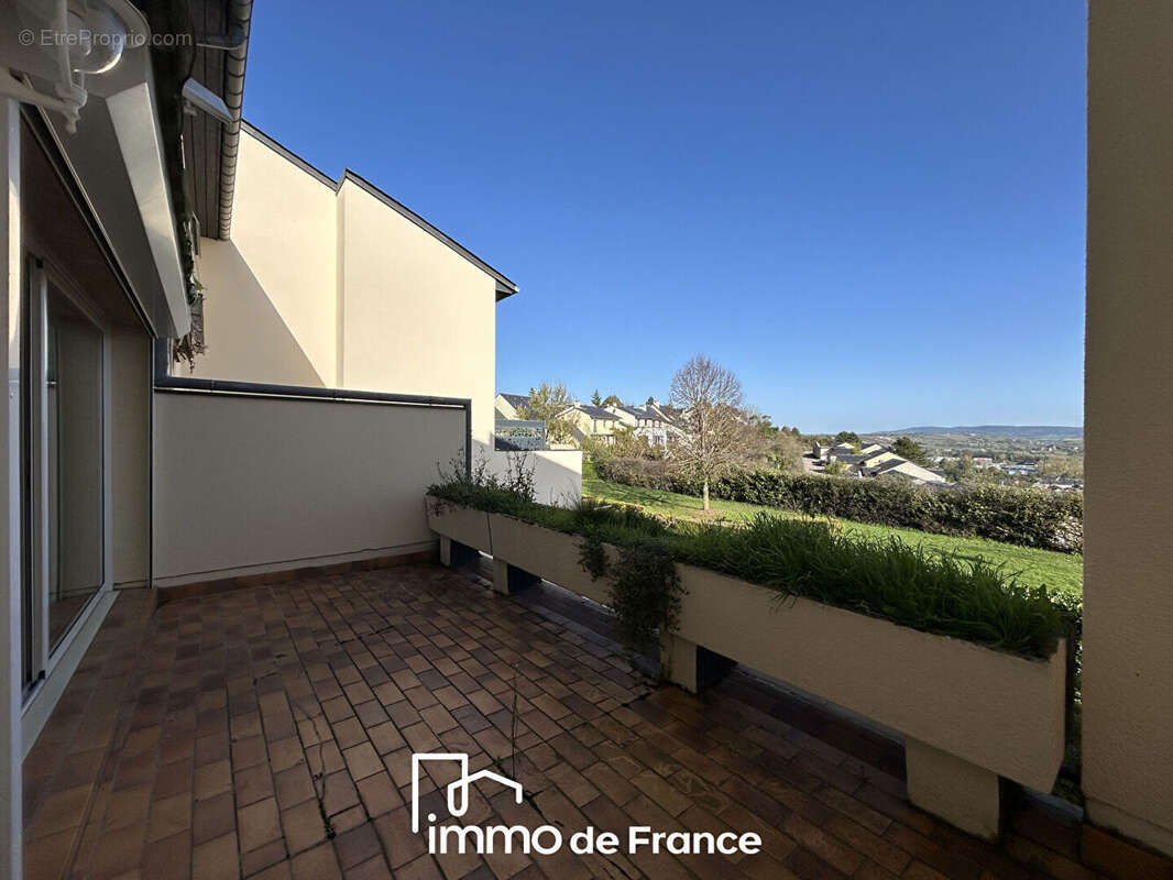 Appartement à ONET-LE-CHATEAU