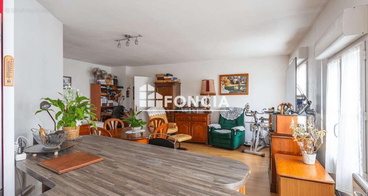 Appartement à MORANGIS