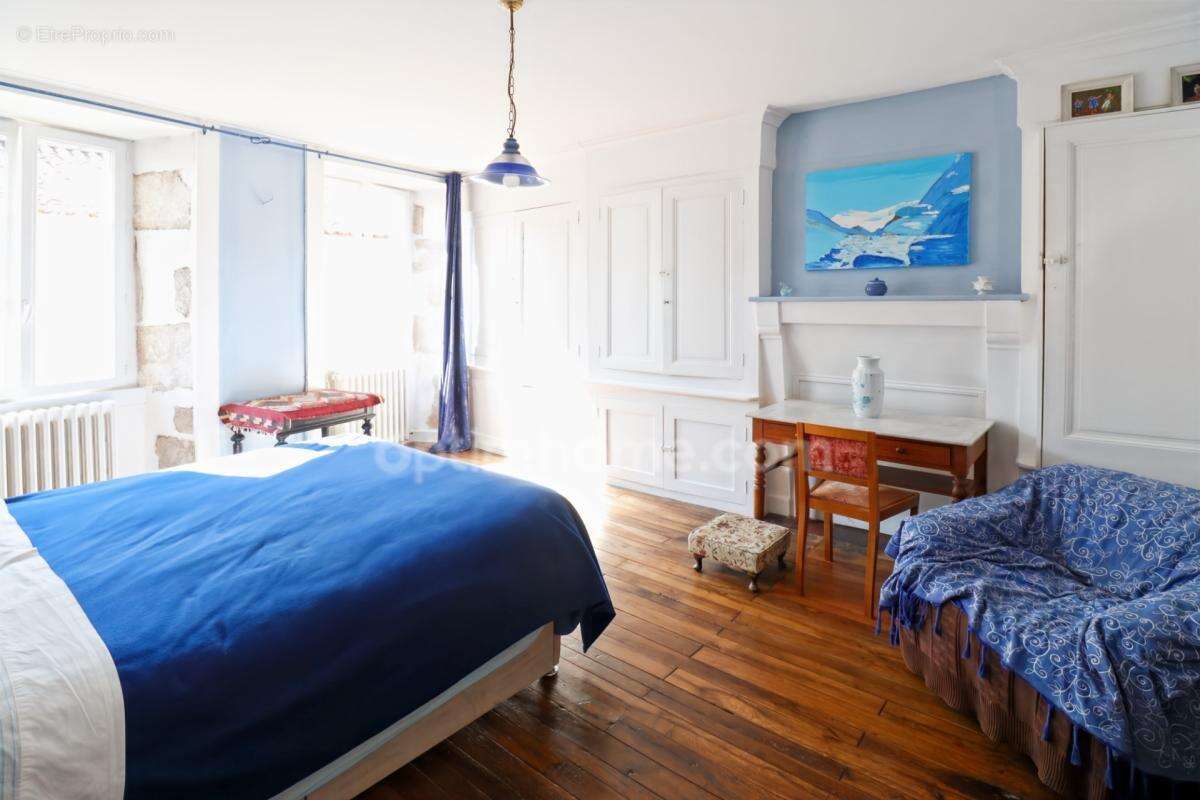 Maison de Charme et de Caractère de 353 m² - 9 Pièces - 6 Chambres sur parcelle de 662 m² - BELLAC 87300 - photo 36