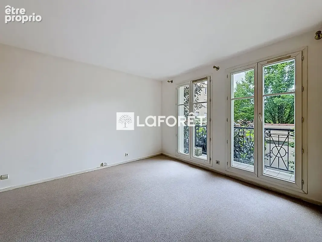 2 pièces dans le centre de Montesson - Lumière, balcon verdoyant - photo 10