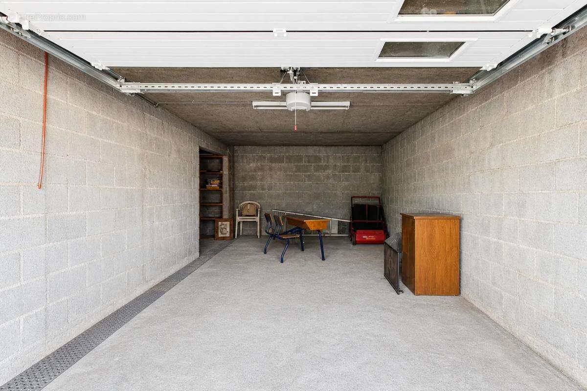 VERNOSC-LÈS-ANNONAY – Maison individuelle - Garage et combles - photo 5