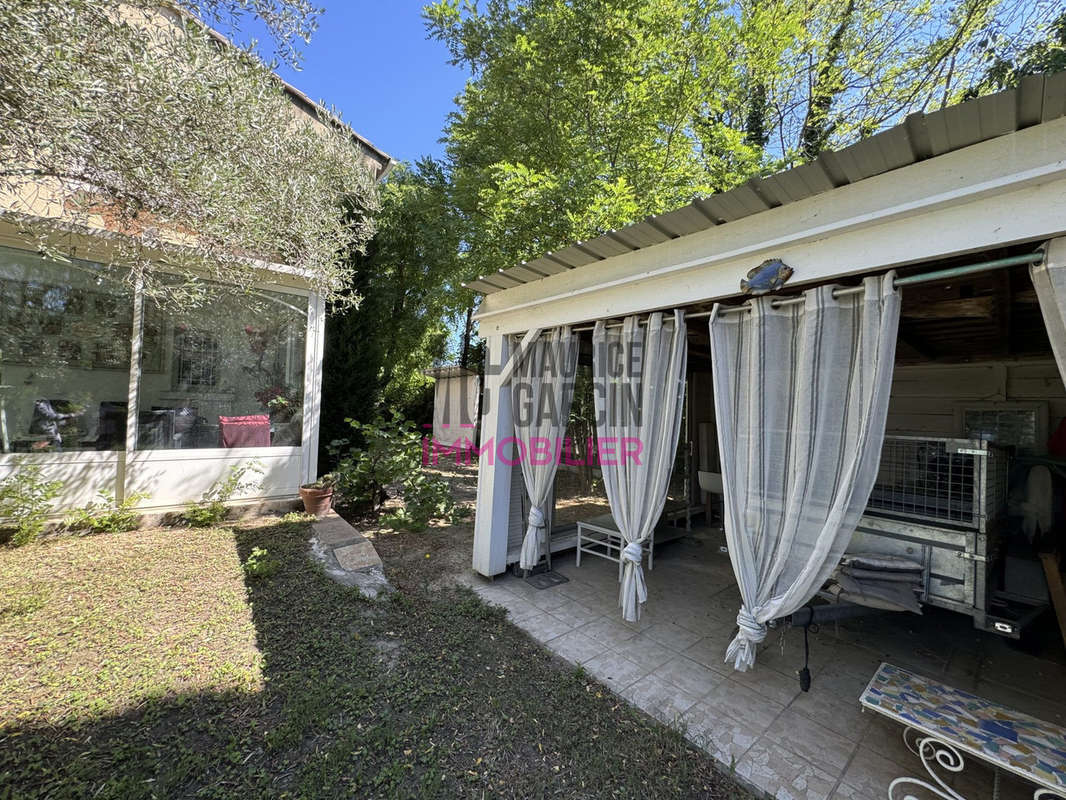 Maison à CADEROUSSE