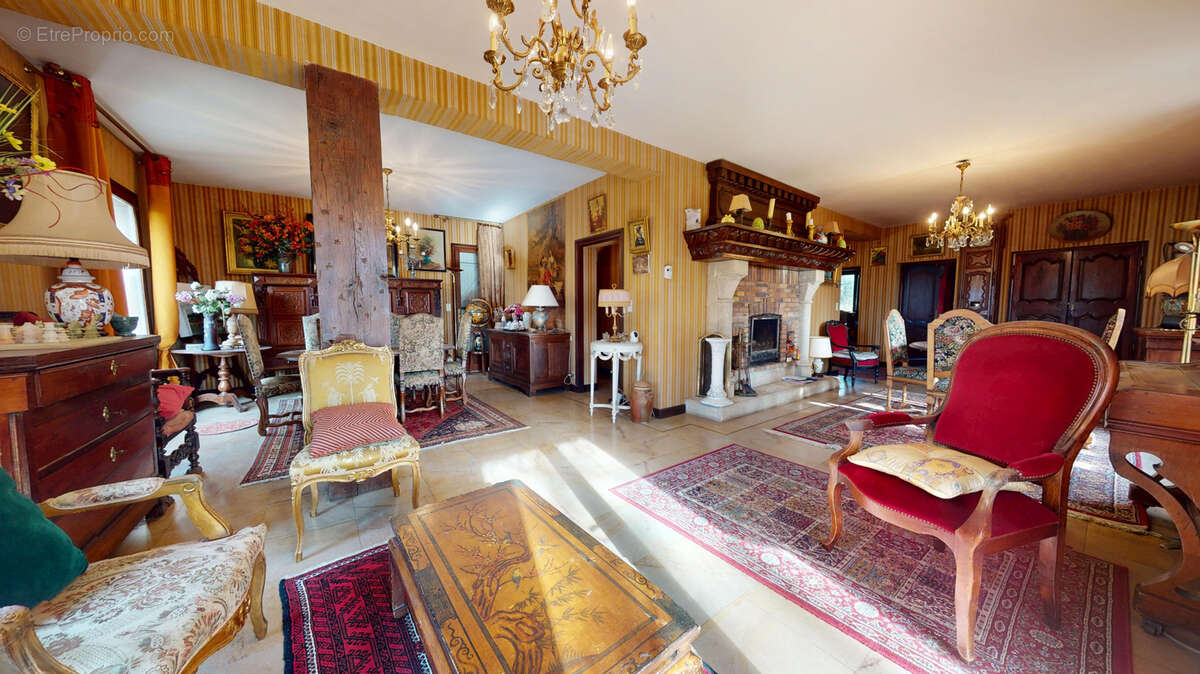 Maison à CHEVIGNY-SAINT-SAUVEUR