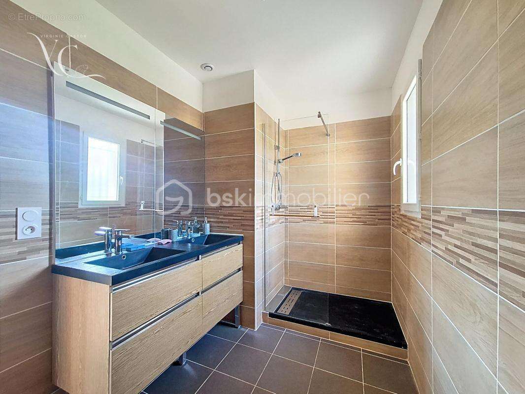 Maison à SAINT-SATURNIN-LES-APT