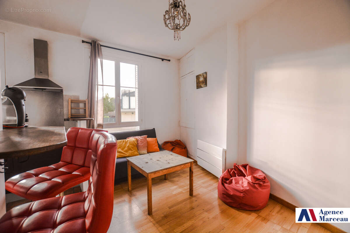 Appartement à COURBEVOIE