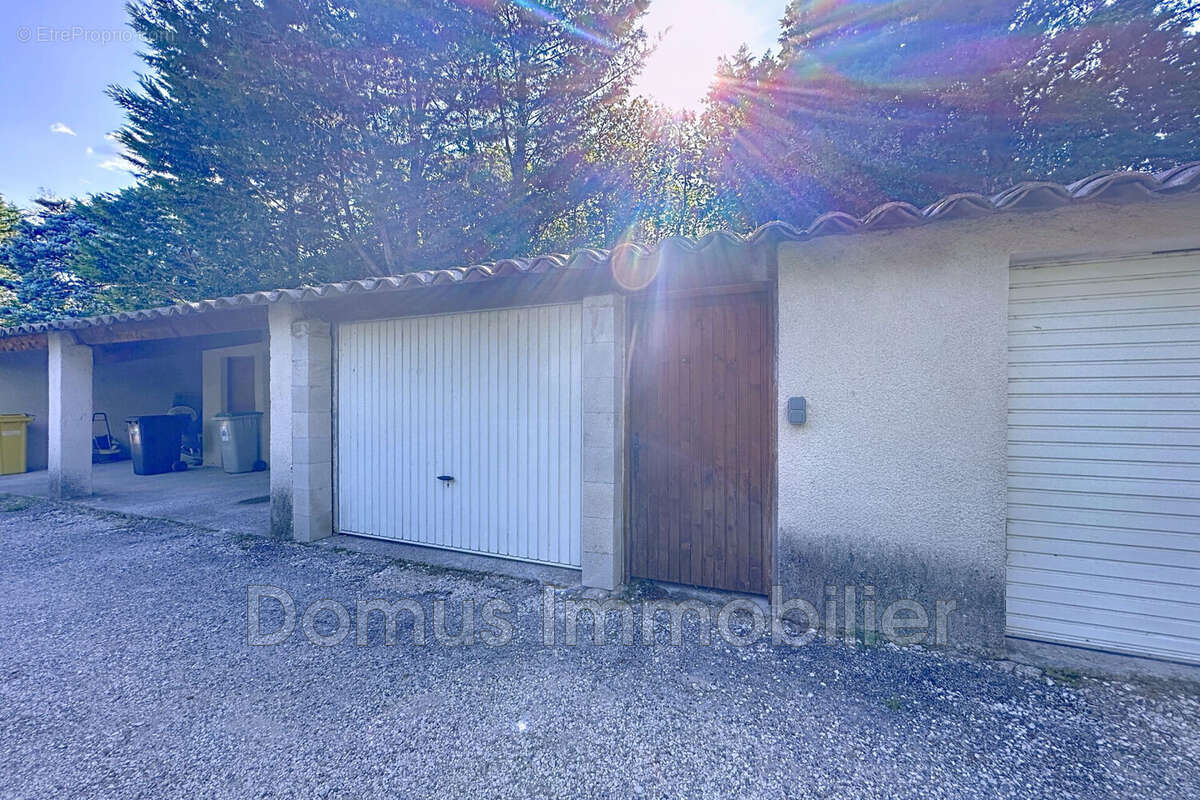 Appartement à SAINT-SATURNIN-LES-AVIGNON