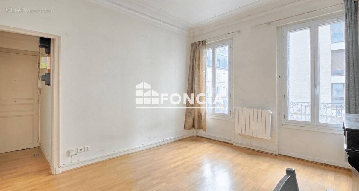 Appartement à PARIS-14E