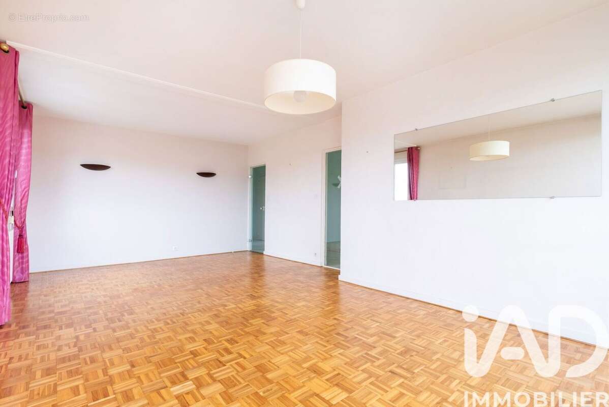 Photo 4 - Appartement à SAINT-GENIS-LAVAL