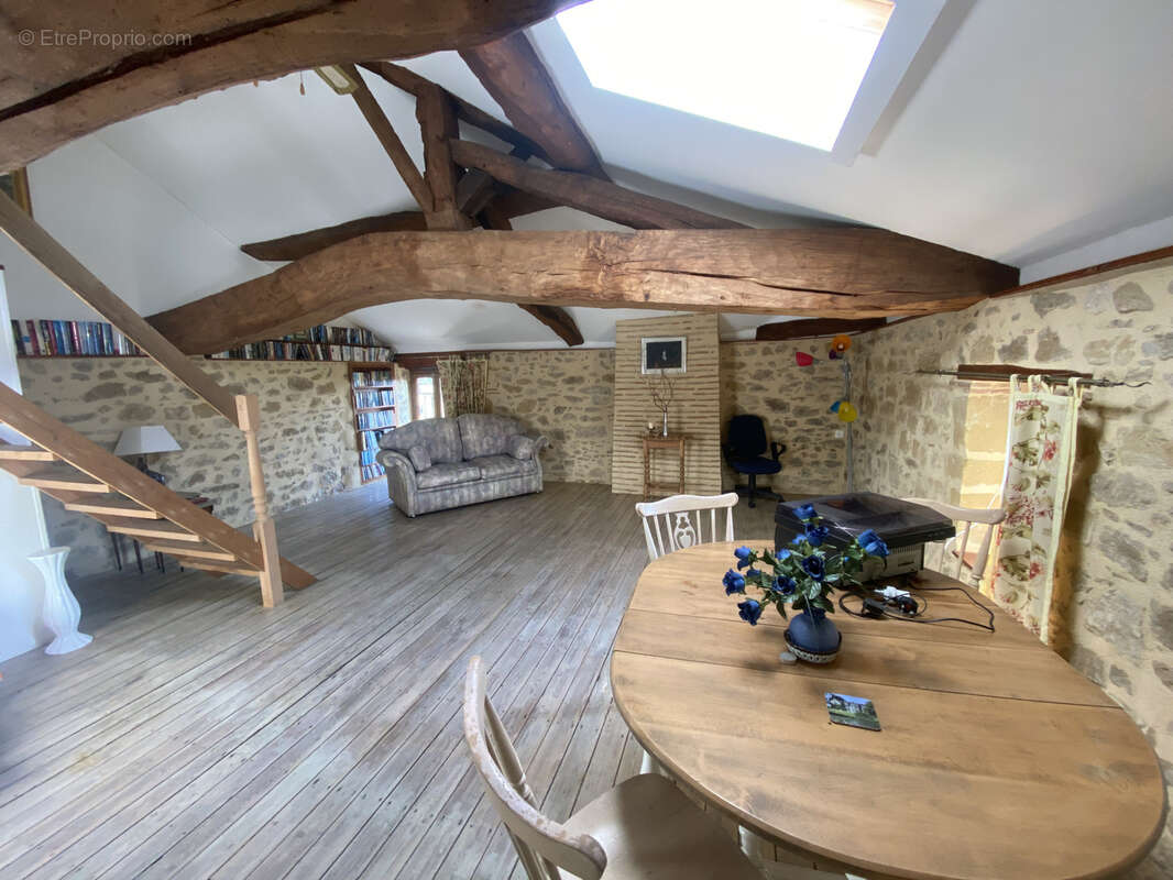 Maison à BOURDELLES