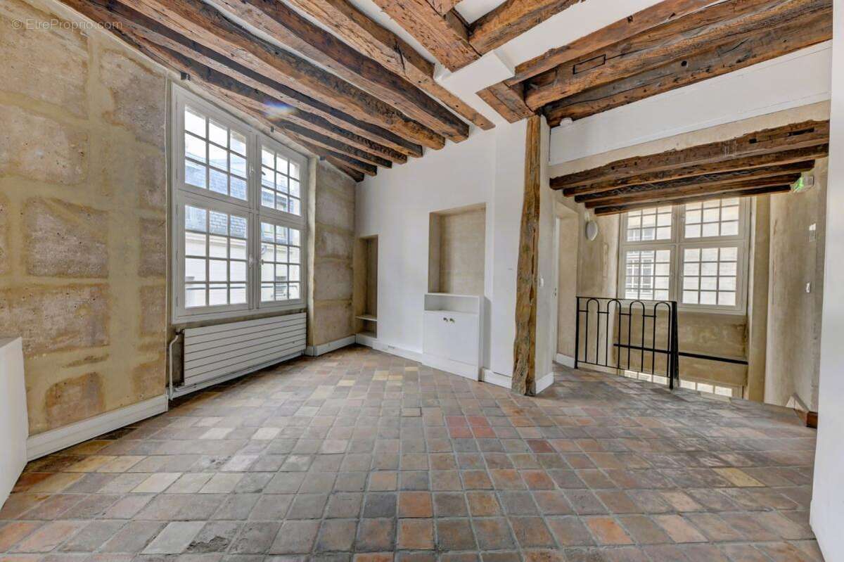 Maison à PARIS-4E
