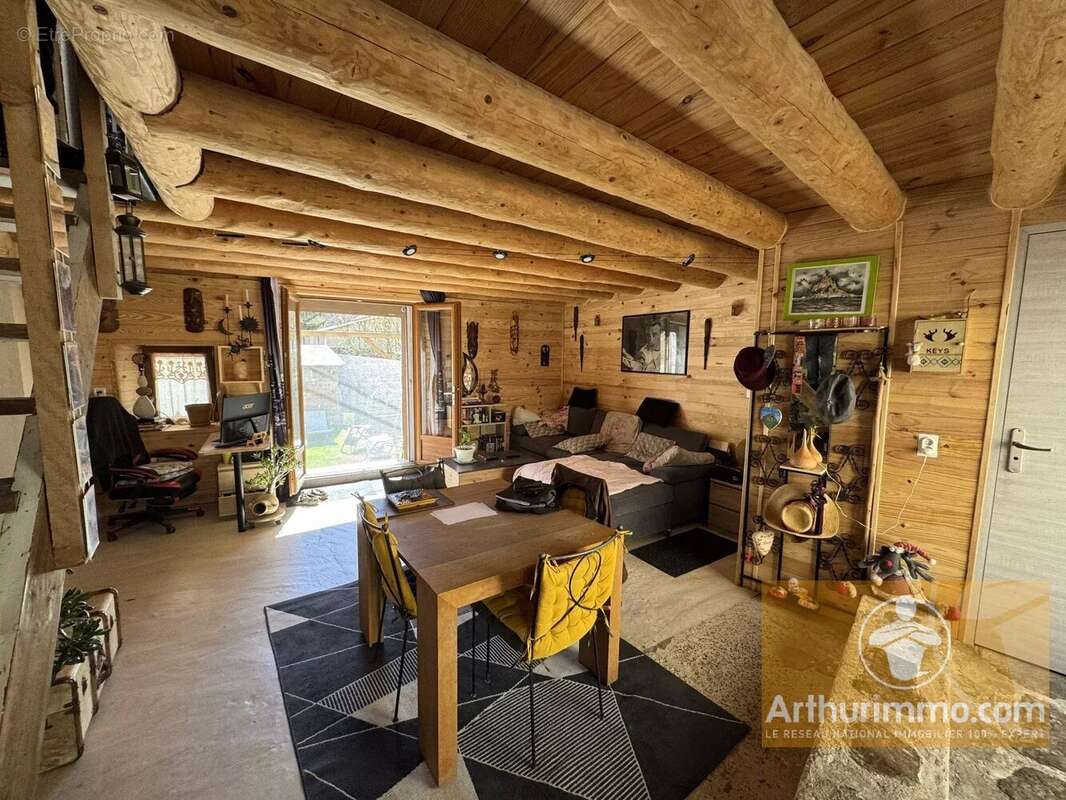 Maison à AUMONT-AUBRAC