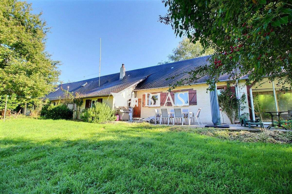 Maison à NEUVILLE-FERRIERES