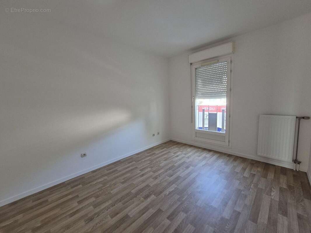 Saint pierre du perray centre ville - photo 7