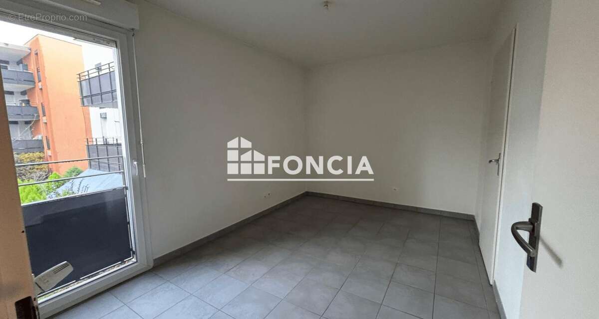 Appartement à MEYZIEU