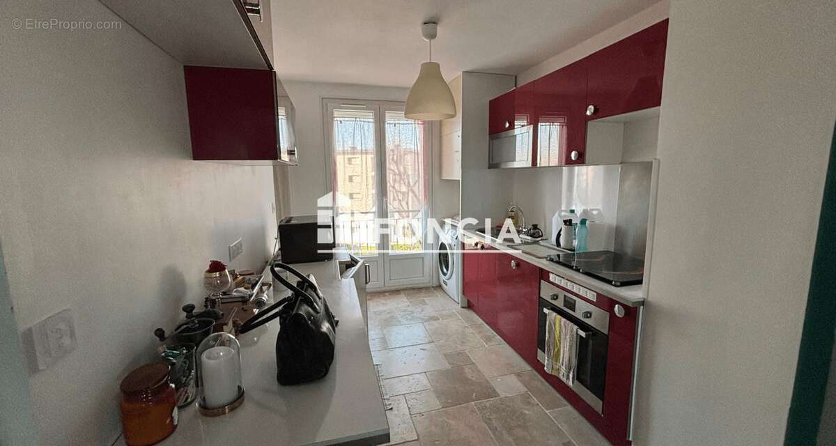 Appartement à DECINES-CHARPIEU