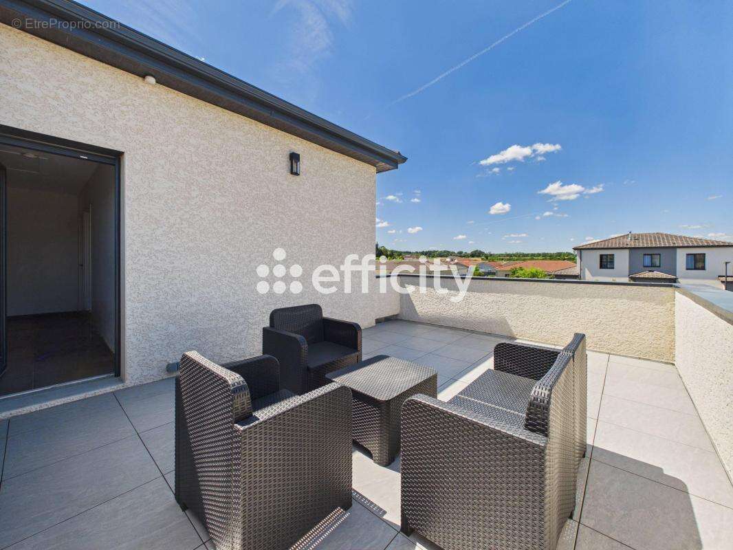 Maison 163 m² à Peronnas  - photo 7