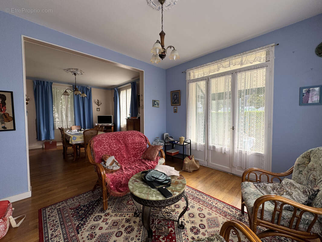 Maison à DONVILLE-LES-BAINS