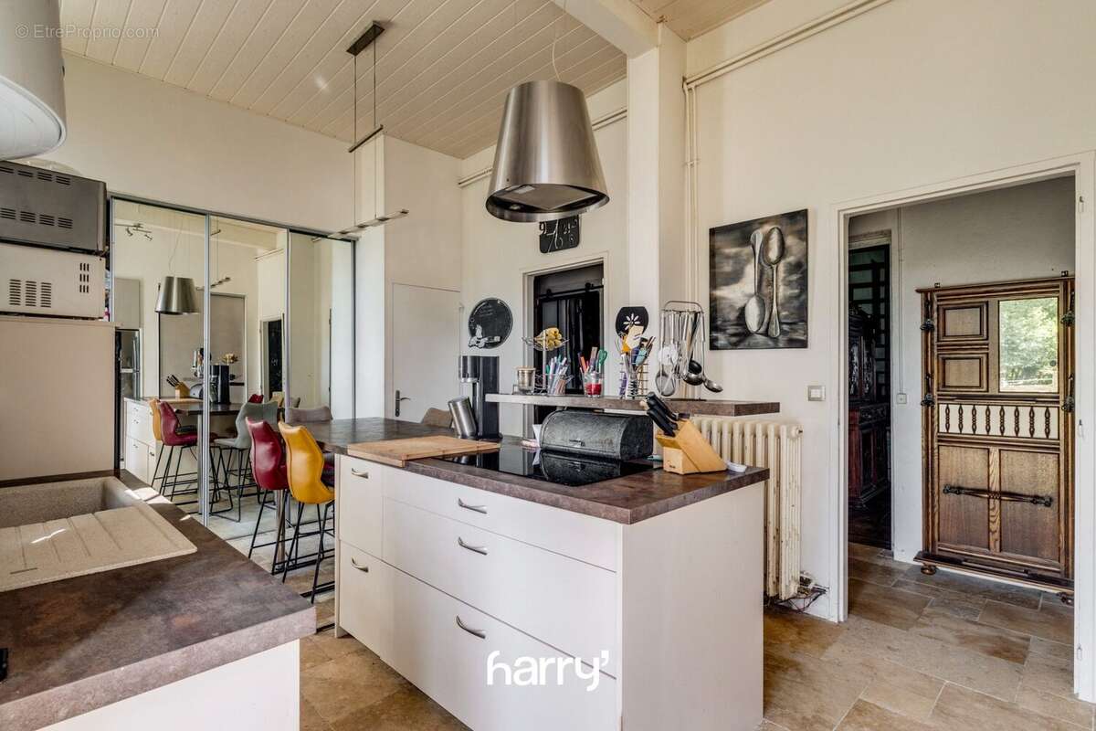 Maison 350 m² à Moncey  - photo 9