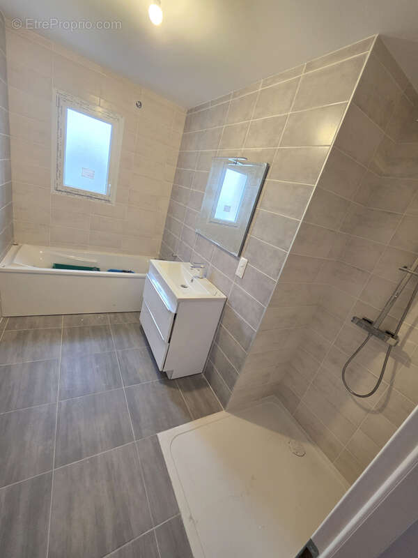 Maison à CHENEVIERES