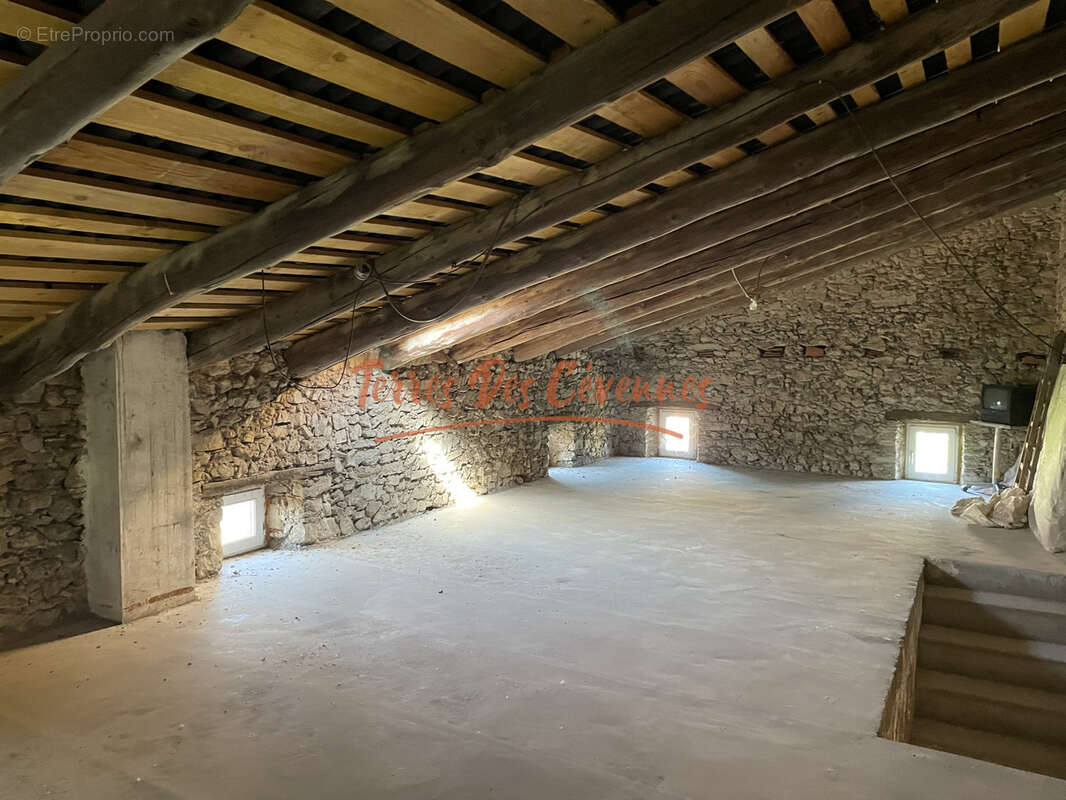 Maison de village avec cour. - photo 13