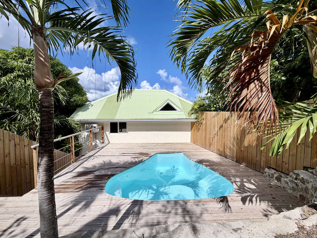 Maison T4 - 108 m2 - Baie Orientale - photo 11