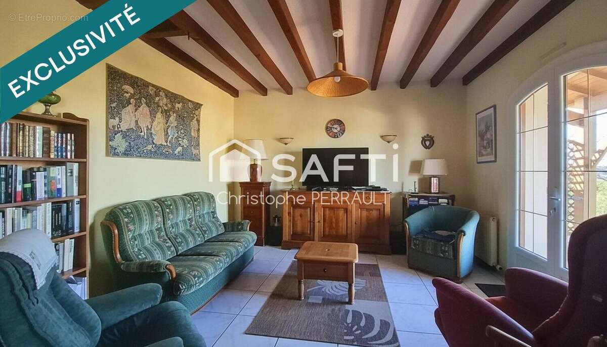 Maison 145 m² à Saint-Laurent-Sur-Sevre  - photo 6