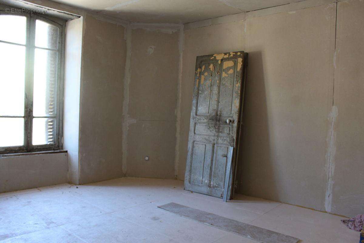 Appartement à BORT-LES-ORGUES