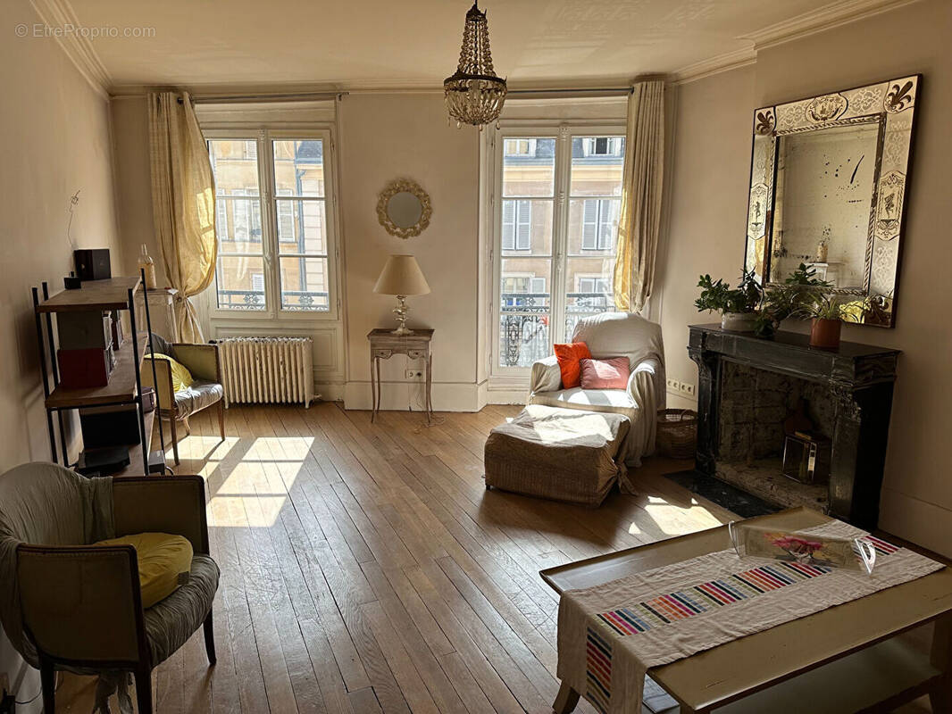 Appartement à VERSAILLES