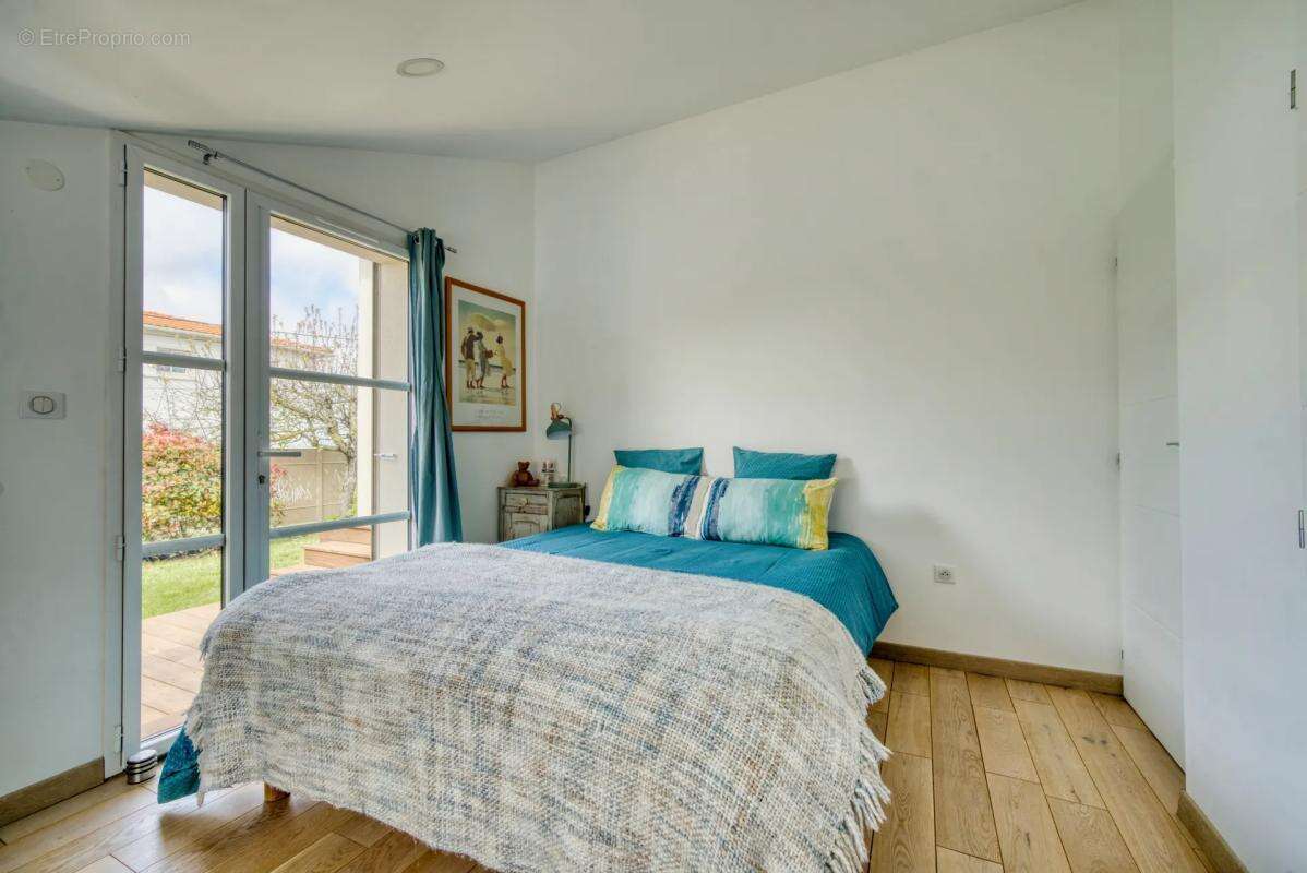 Maison à SAINT-GEORGES-DE-DIDONNE