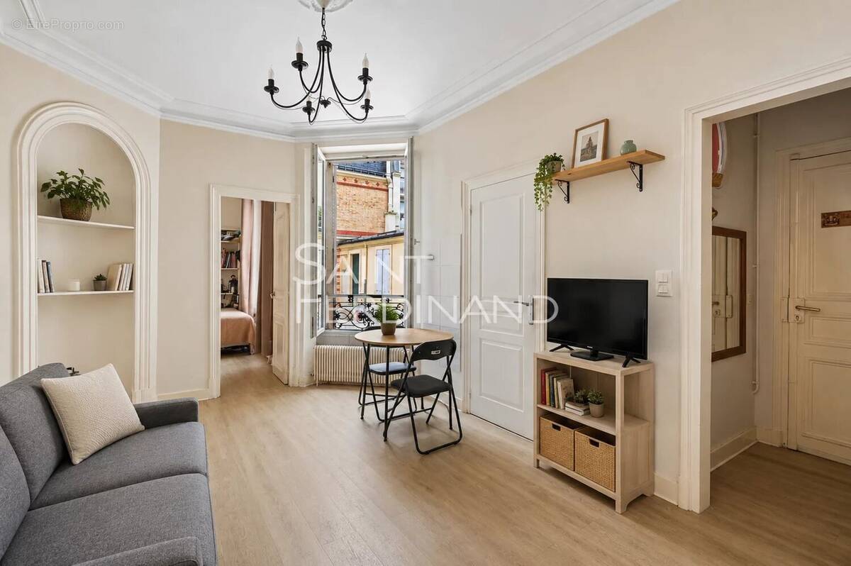 Appartement à NEUILLY-SUR-SEINE