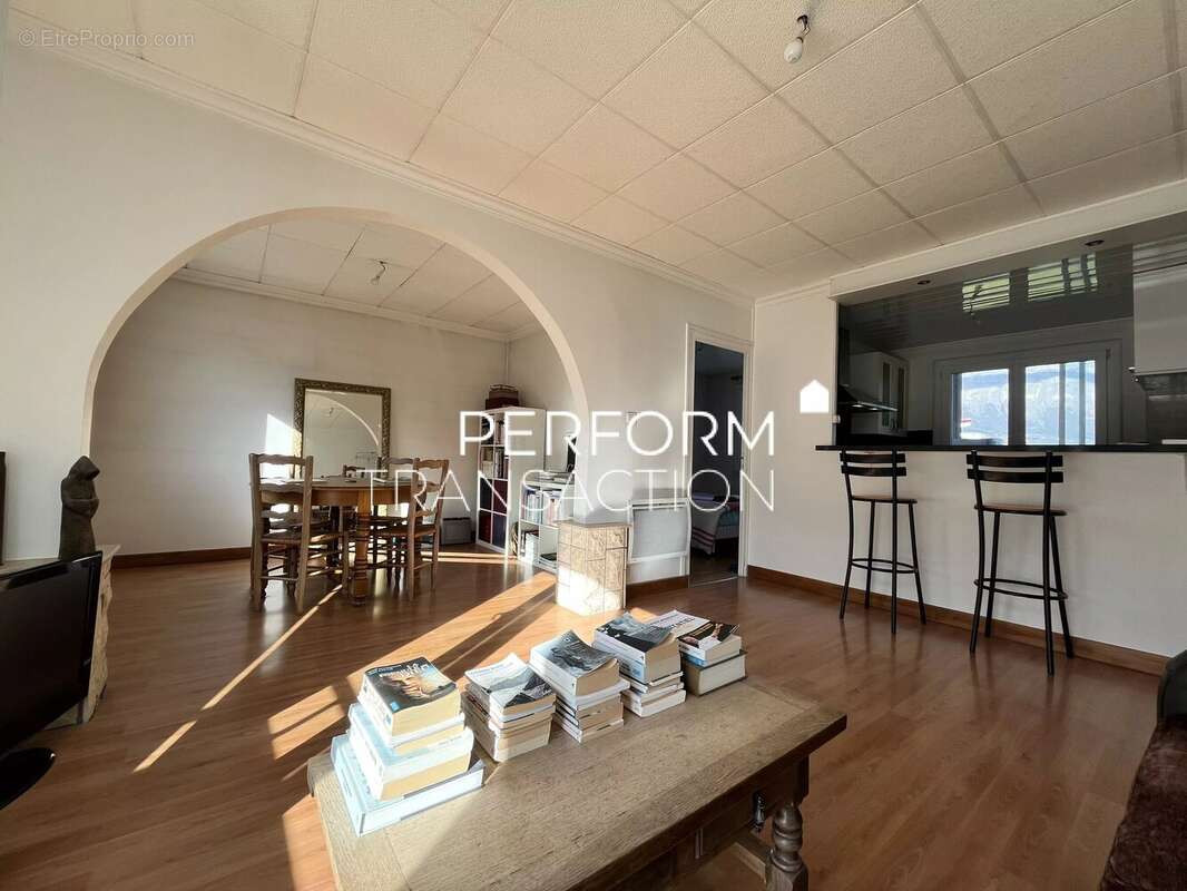 Appartement à GIERES