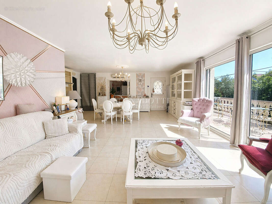 Maison de plain pied aux Taillades - photo 5