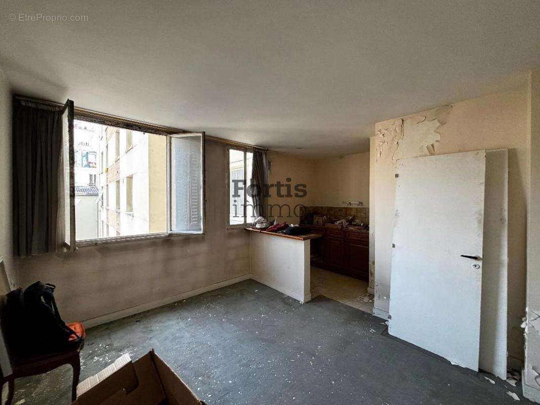 Paris 18 - appartement t3 de 52.5 m² a renover - photo 13