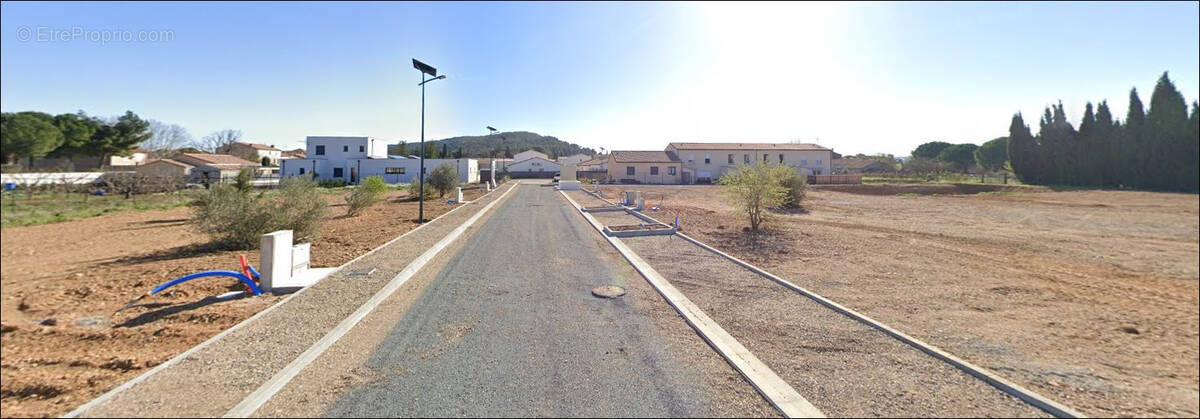 Terrain à ORNAISONS