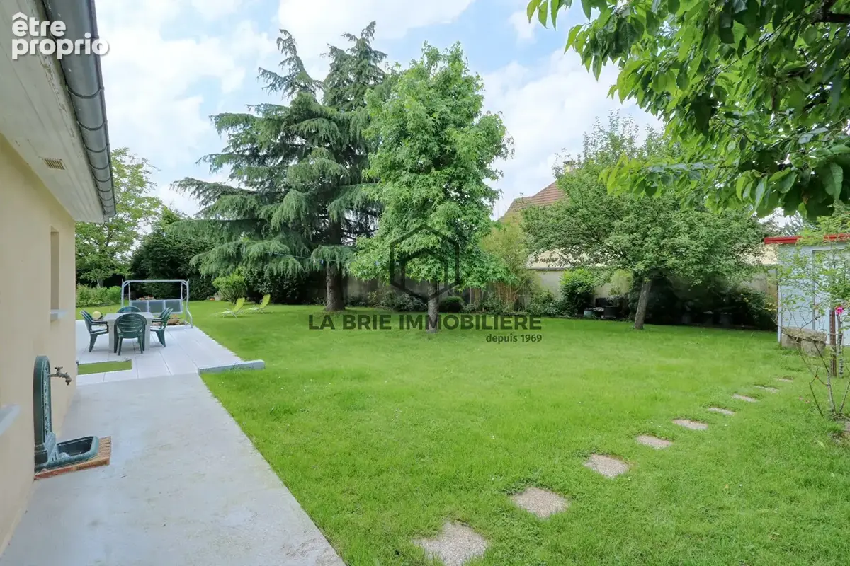Maison 8 pièces 192 m² à vendre à Chevry-Cossigny (77173) - photo 9