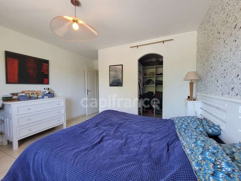 Plain-pied 3 chambres · Piscine au sel · Chauffage au sol - photo 11