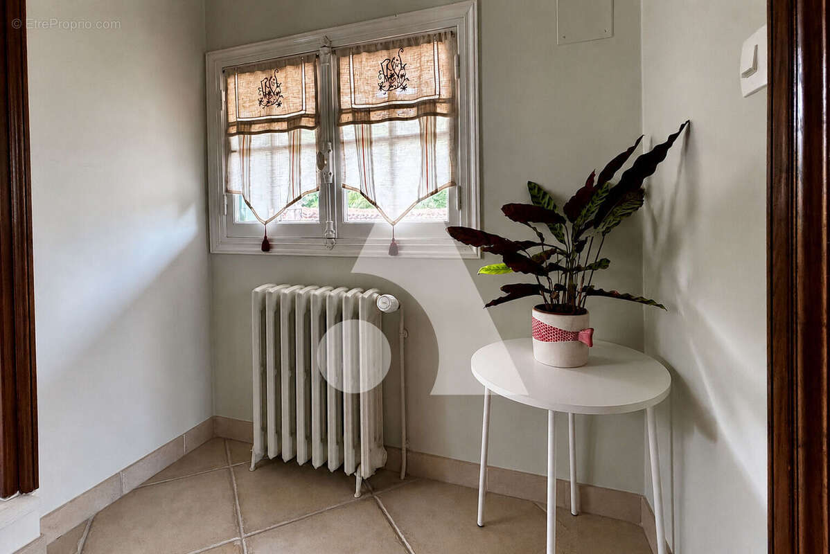 Maison à CONDE-SAINTE-LIBIAIRE