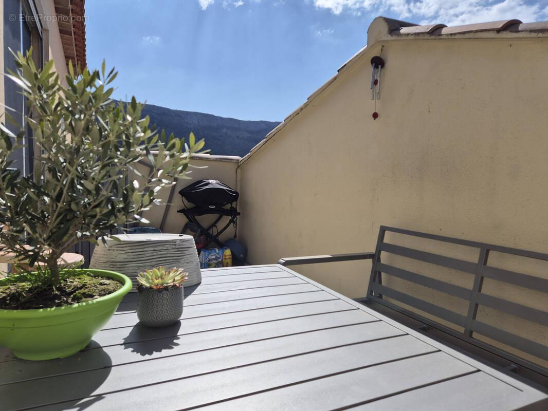 Appartement à PLAN-D'AUPS-SAINTE-BAUME