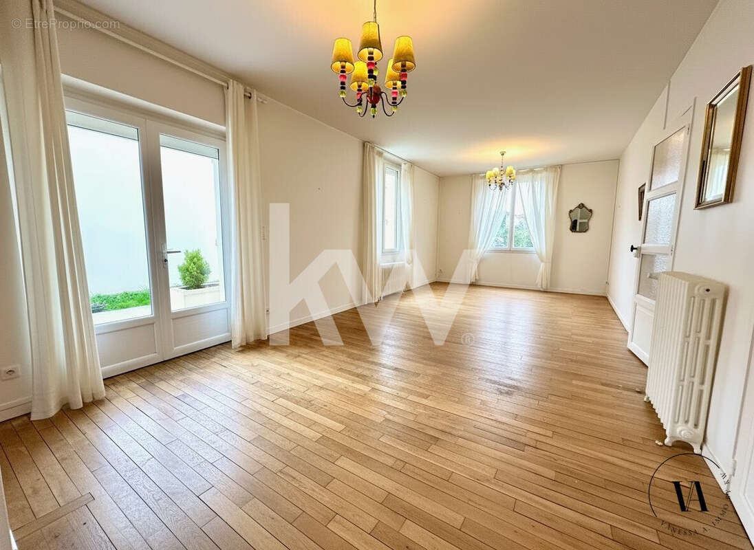 Appartement 85 m² à Orleans  - photo 3