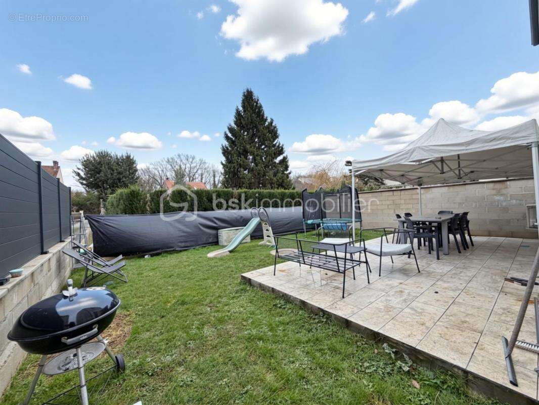 Maison à CHEPTAINVILLE