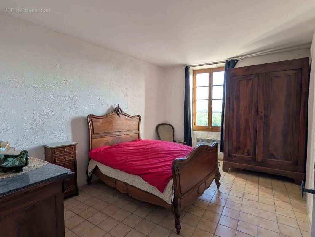 Maison à MEYNES