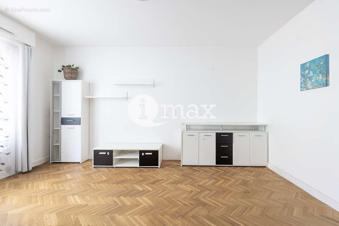 Appartement à LEVALLOIS-PERRET