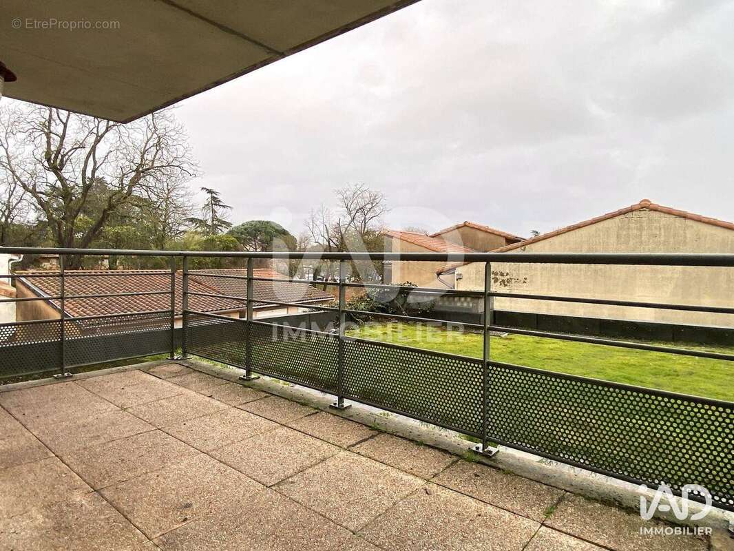 Photo 4 - Commerce à CASTELGINEST