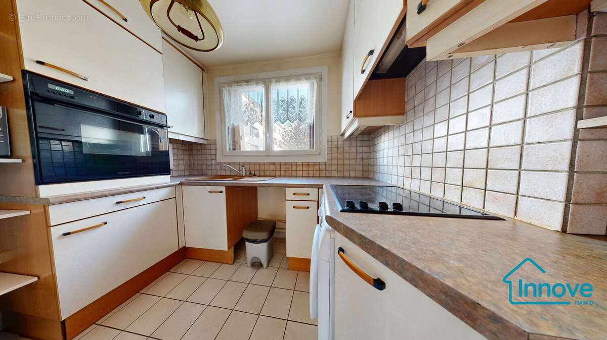 Appartement à LES CLAYES-SOUS-BOIS