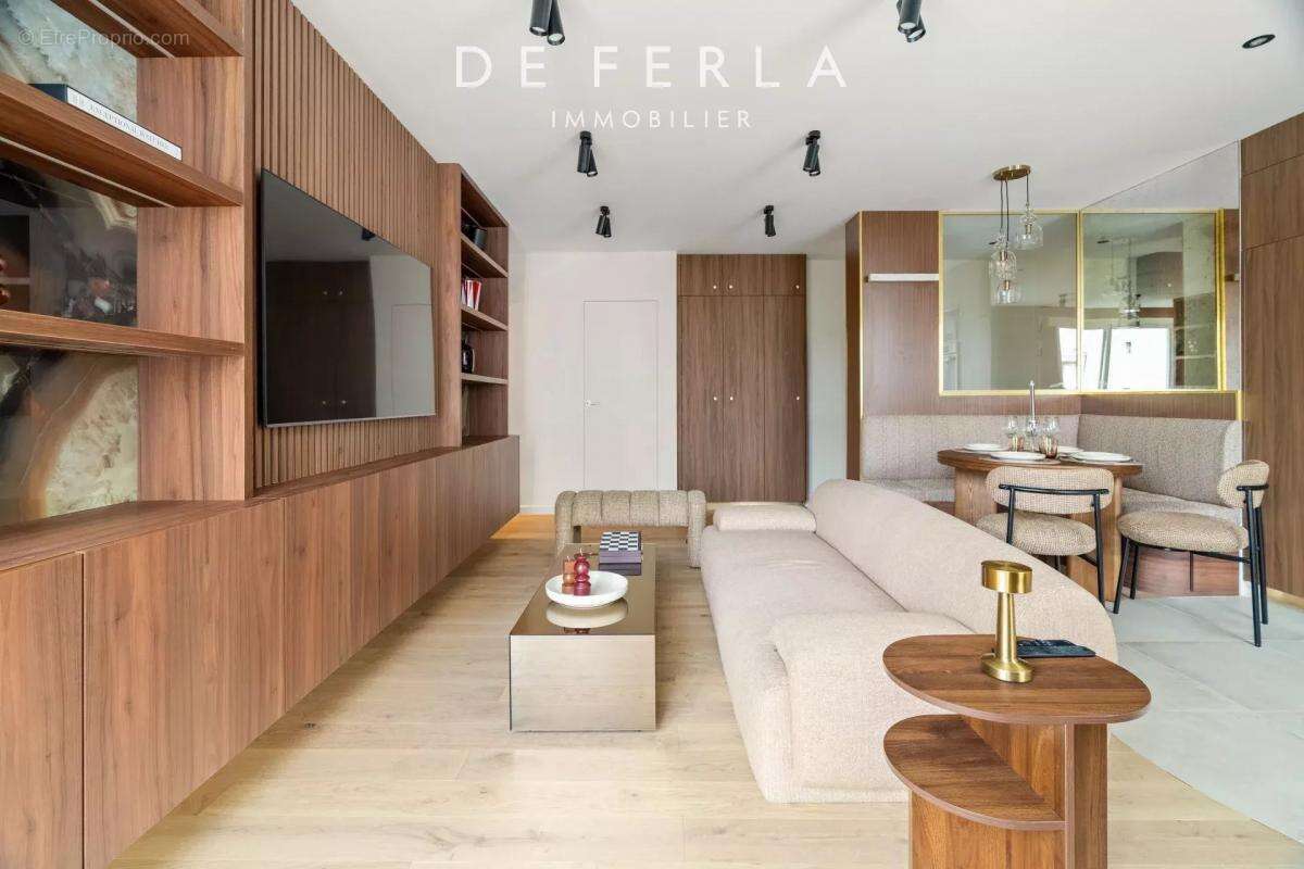 Appartement à PARIS-16E