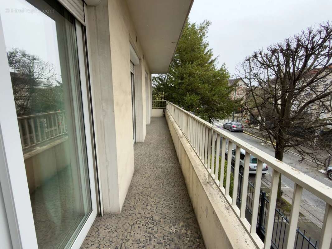 Appartement à LES PAVILLONS-SOUS-BOIS