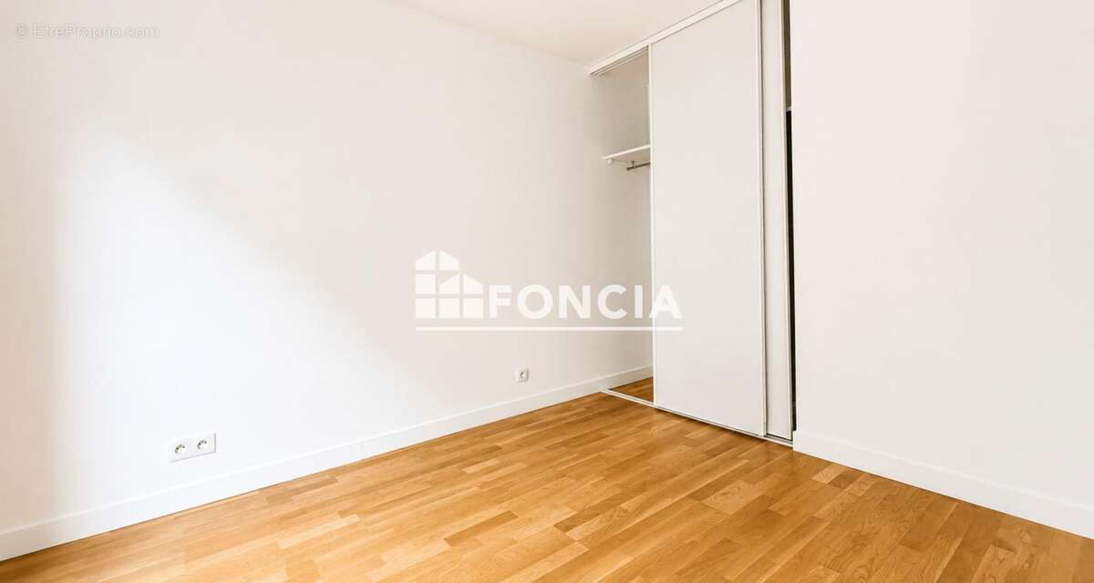 Appartement à SURESNES
