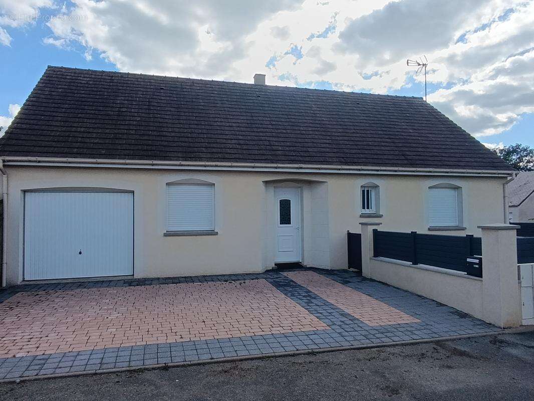 Maison à LOUE