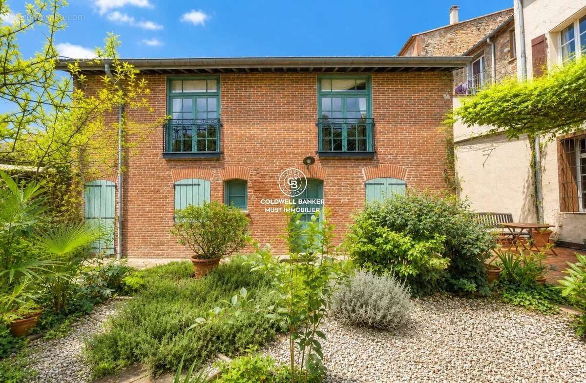 Maison de maitre exceptionnelle ceret centre ville - photo 2